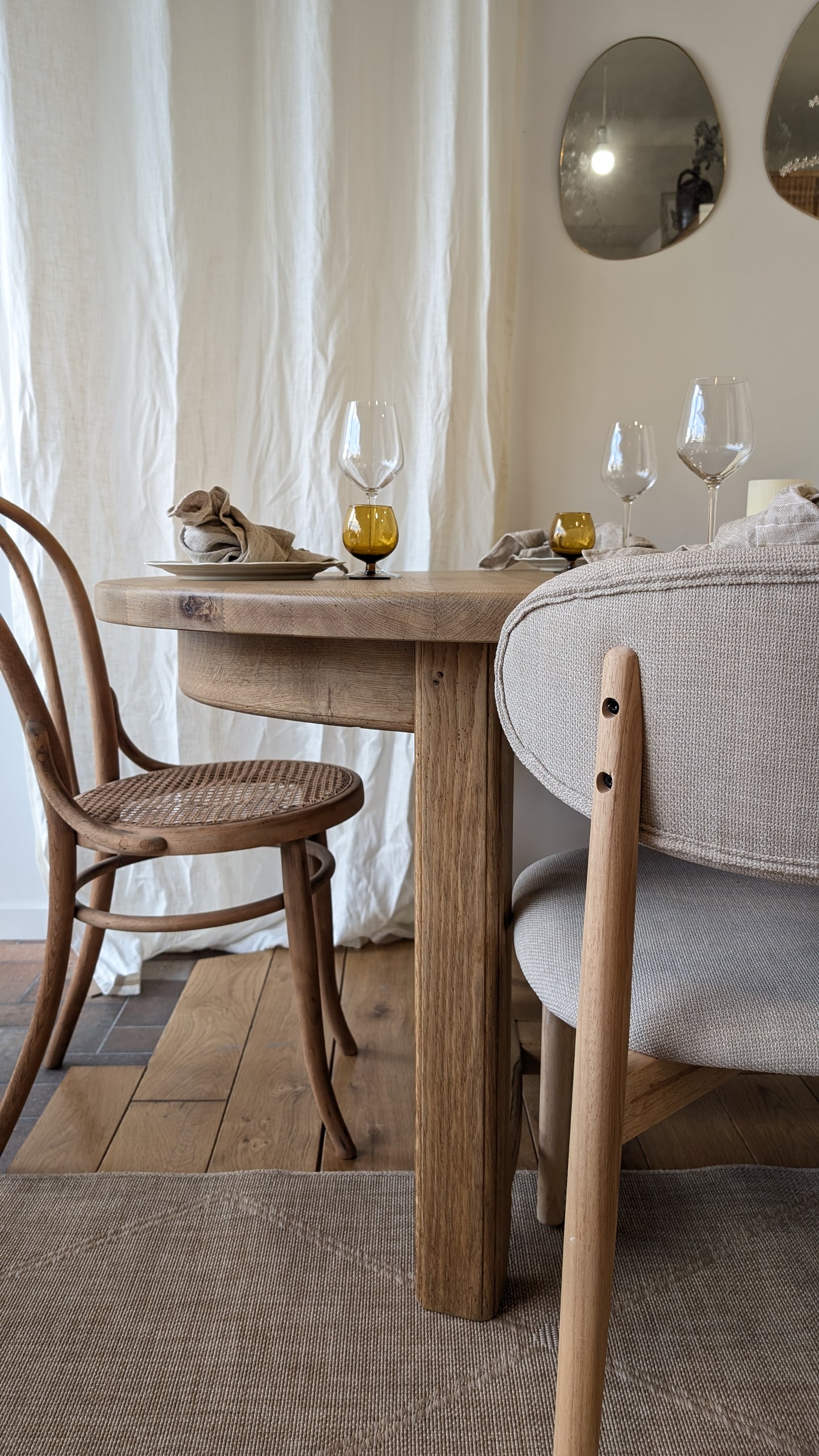Table ovale en chêne