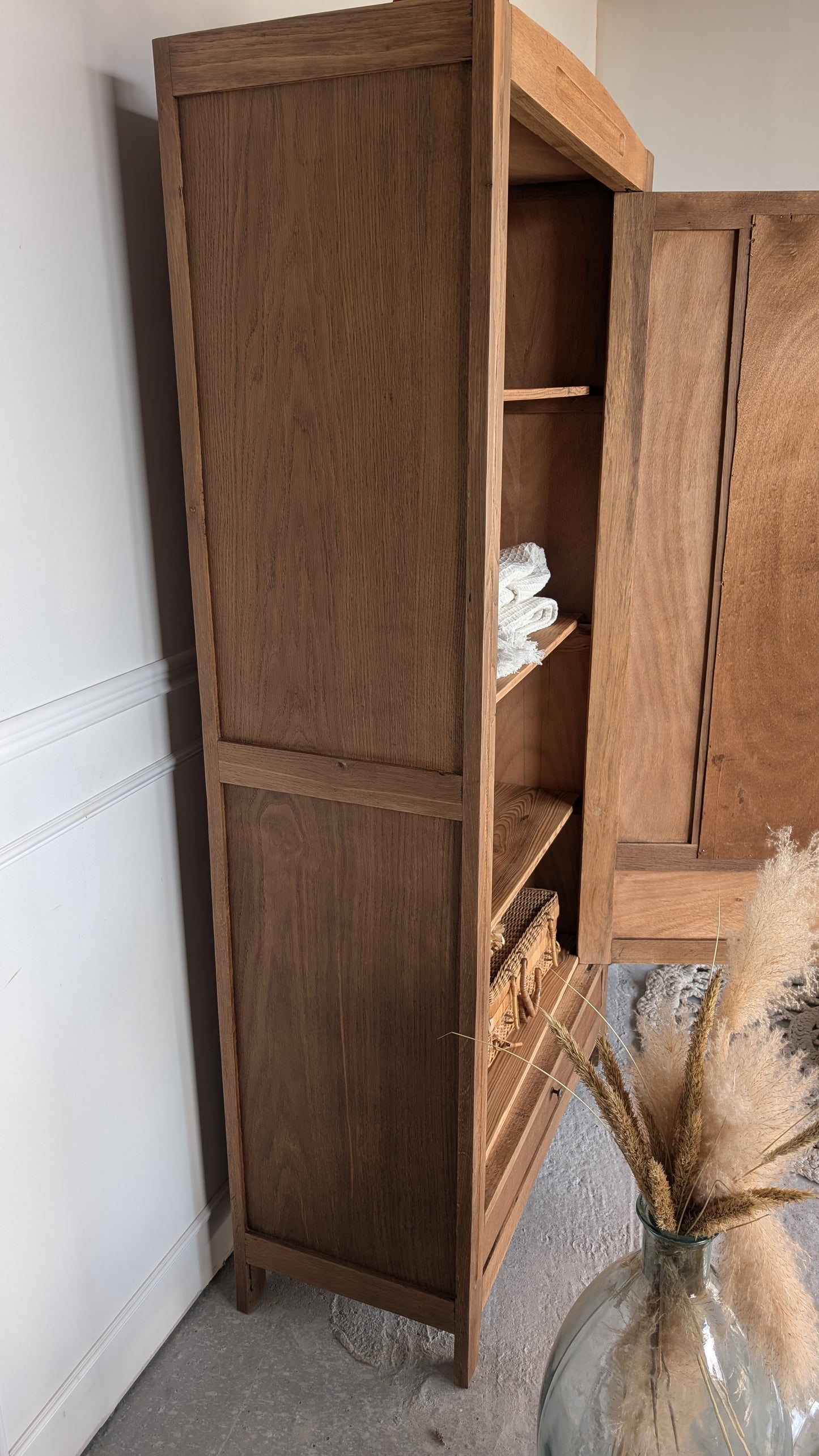Armoire parisienne