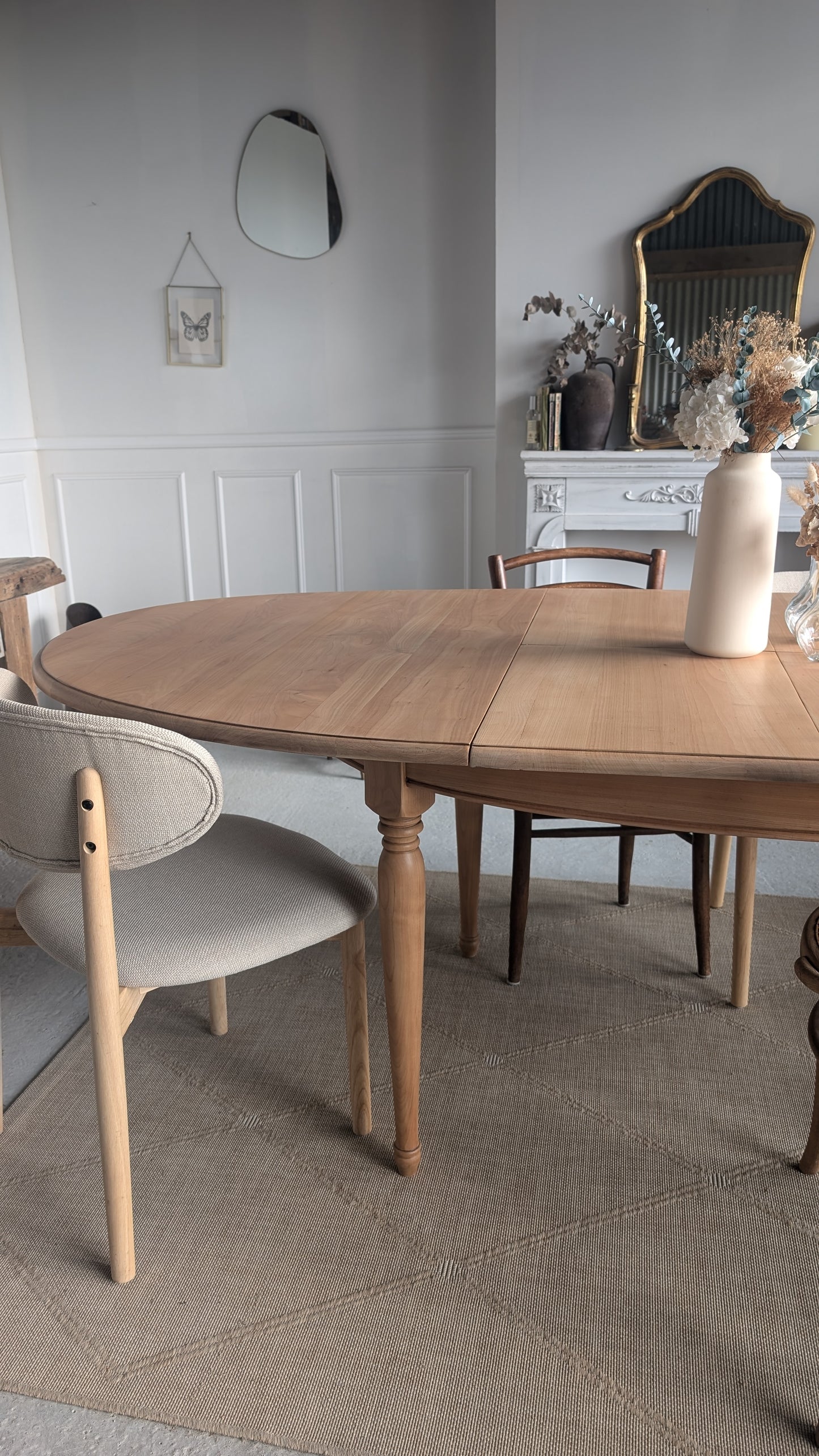 Table ovale en merisier