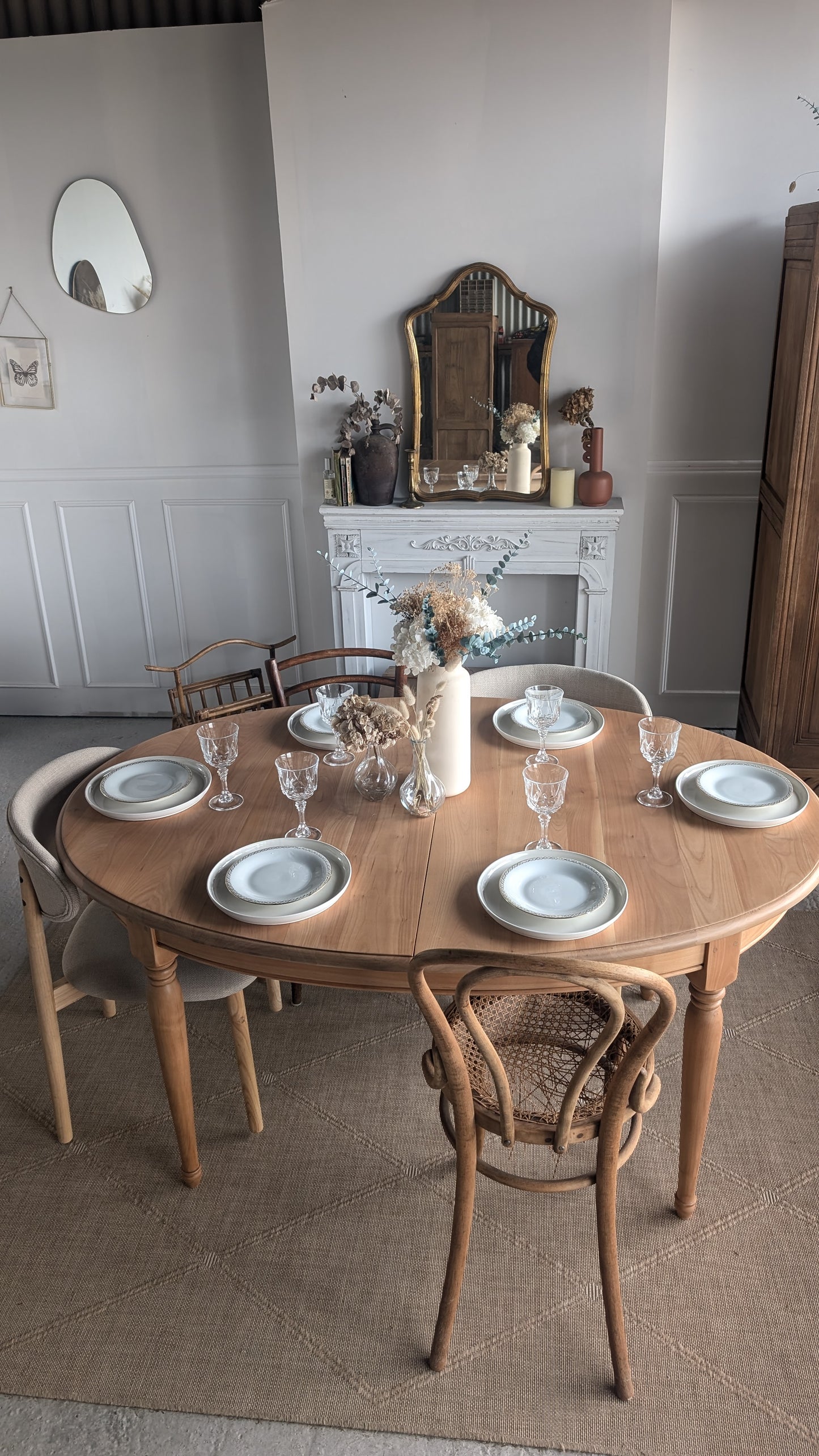 Table ovale en merisier