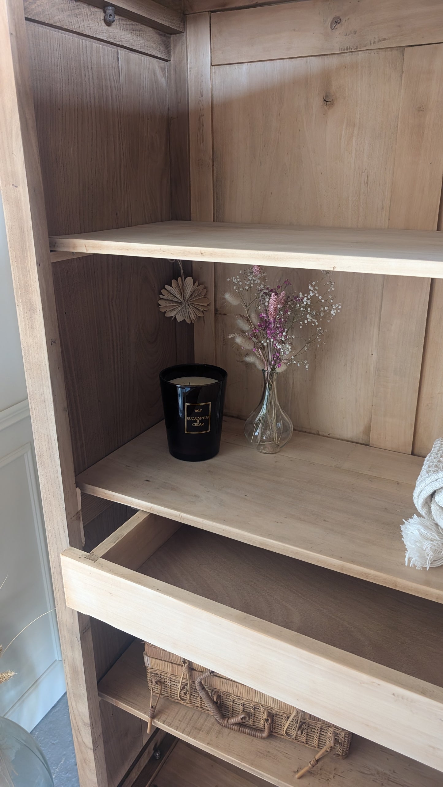 Armoire ancienne en bois