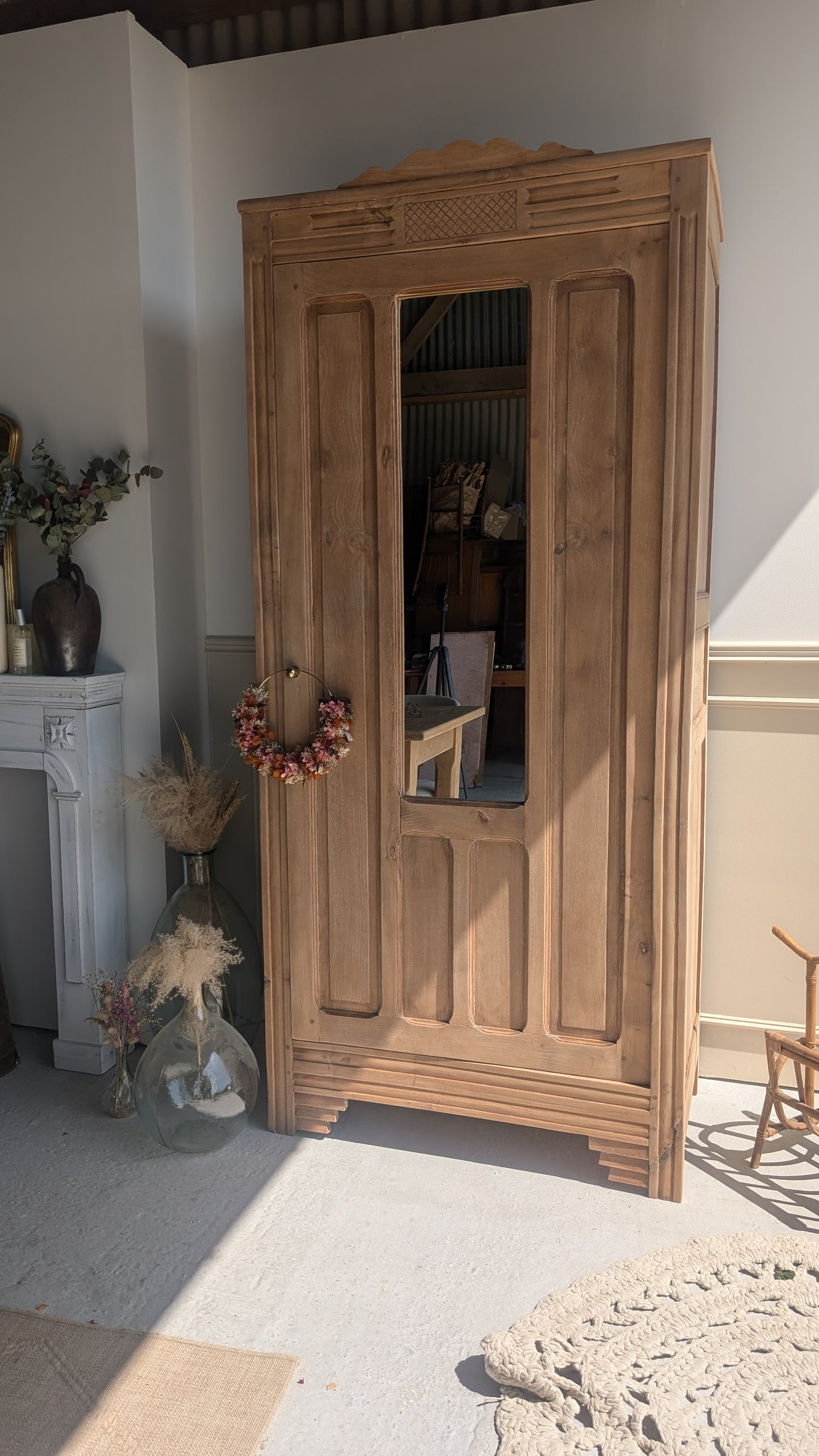 Armoire parisienne ancienne