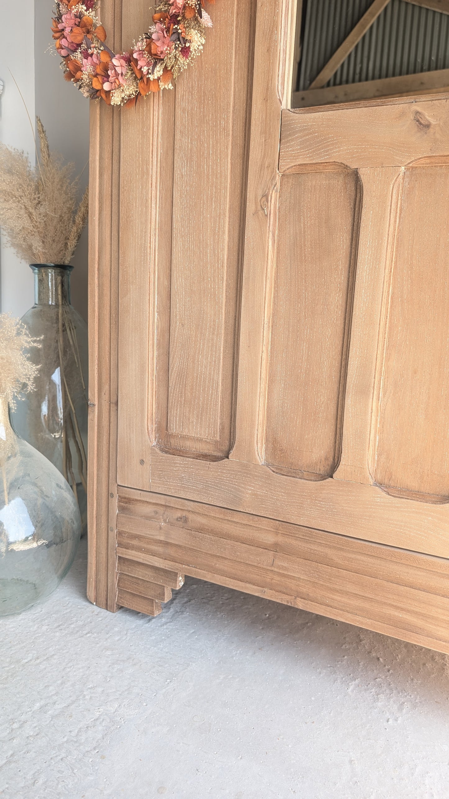 Armoire parisienne ancienne