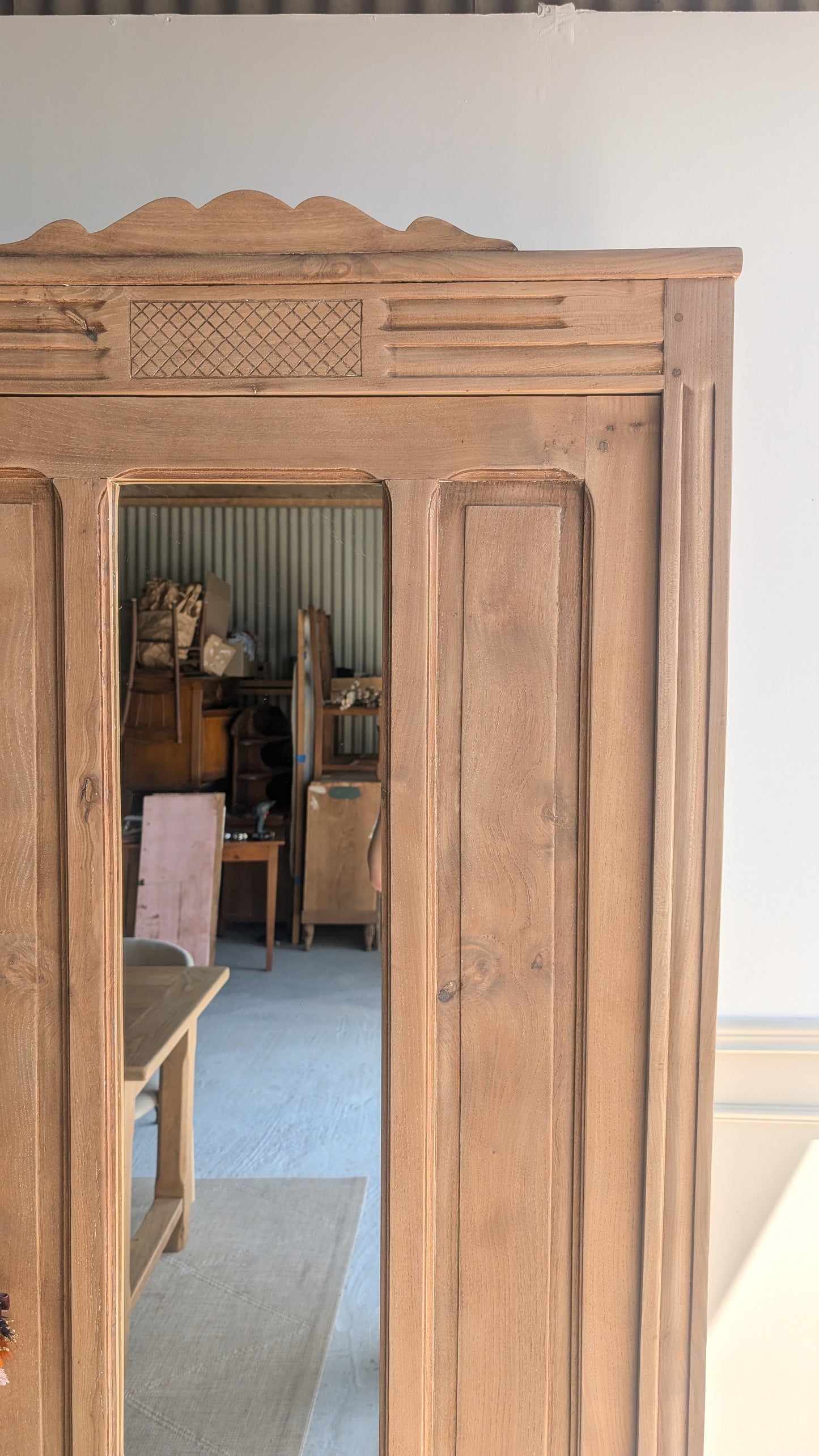 Armoire parisienne ancienne
