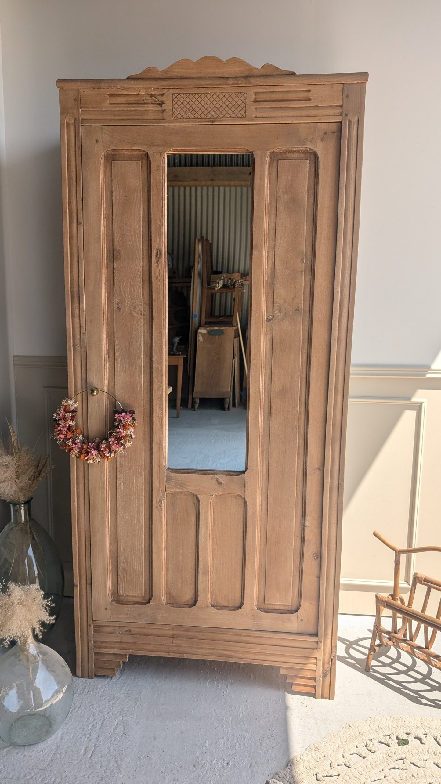Armoire parisienne ancienne