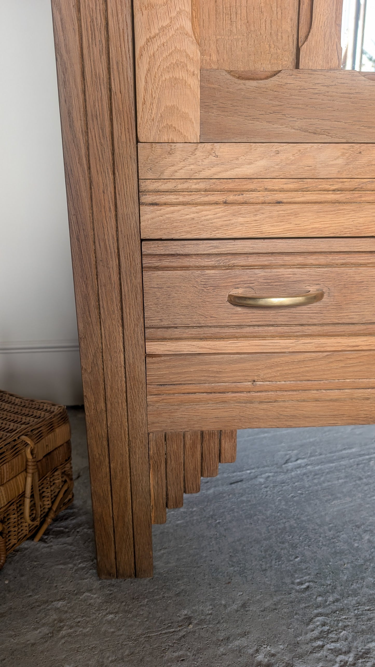 Armoire parisienne