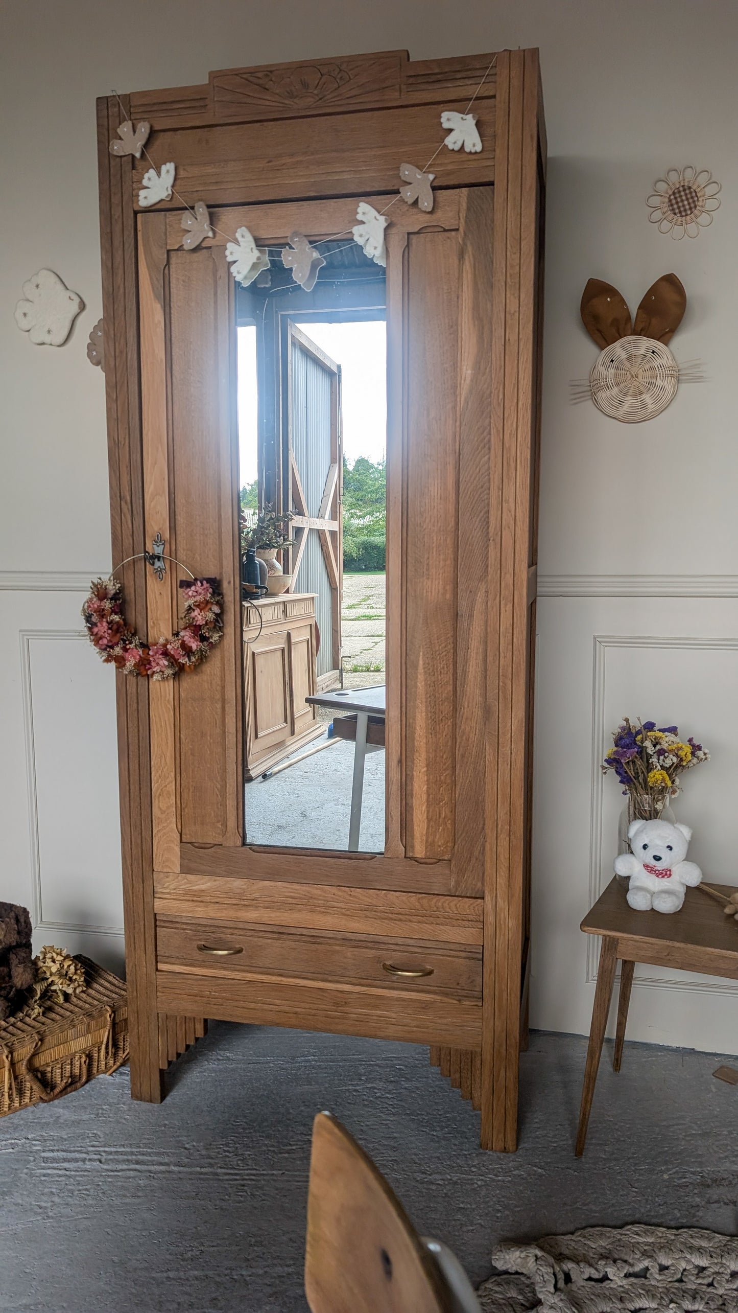 Armoire parisienne