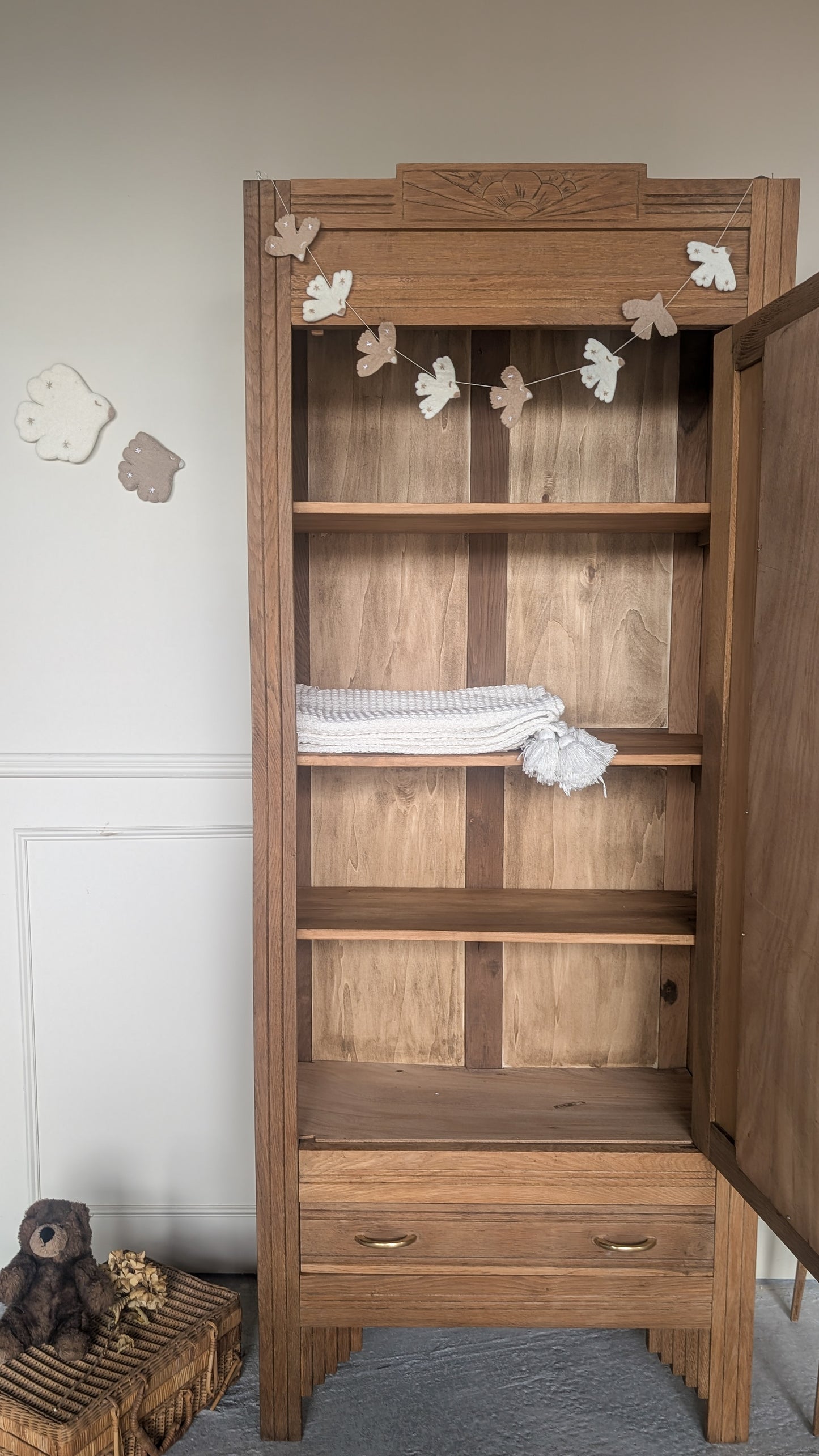 Armoire parisienne