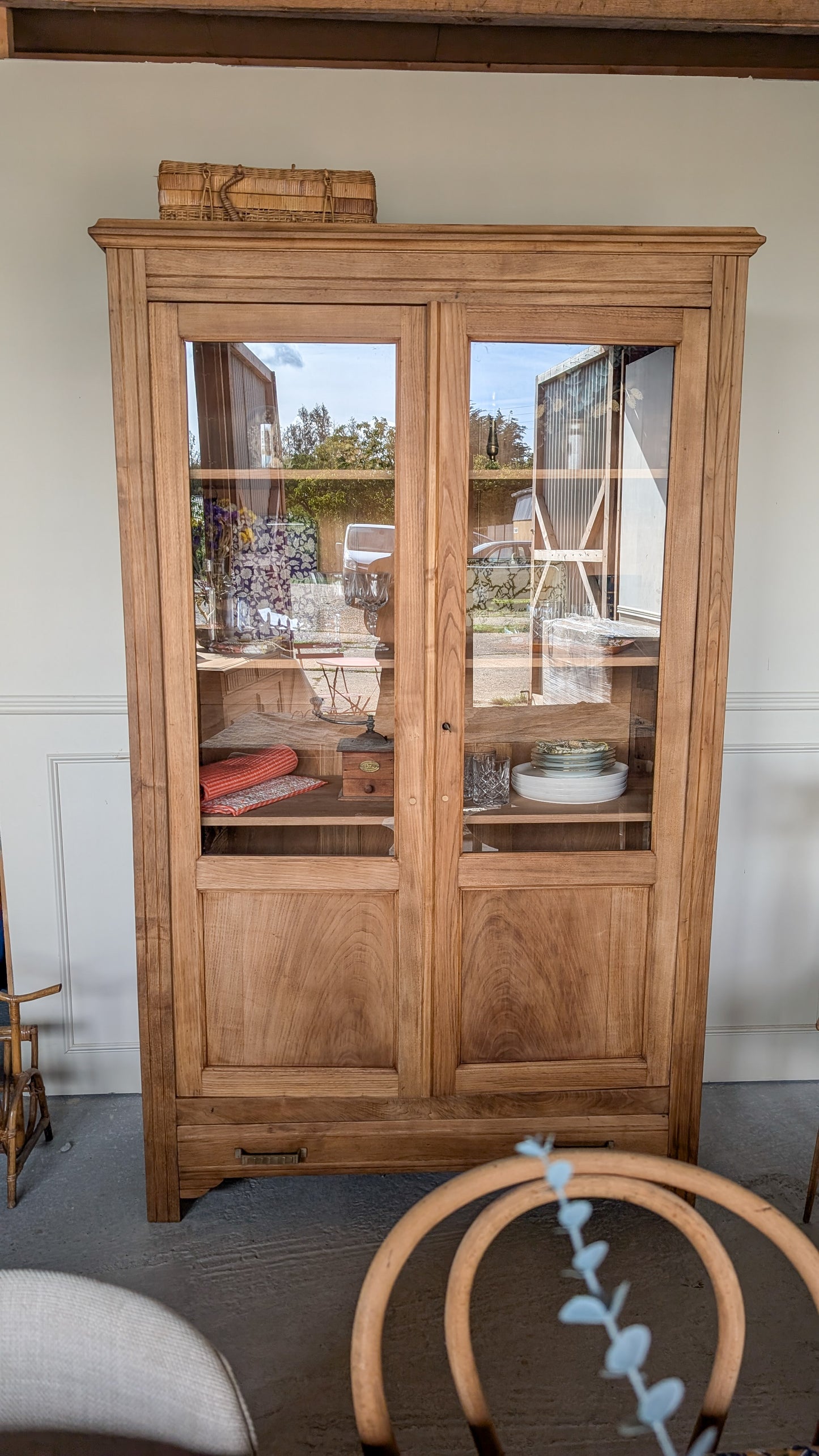 Armoire vitrée ancienne