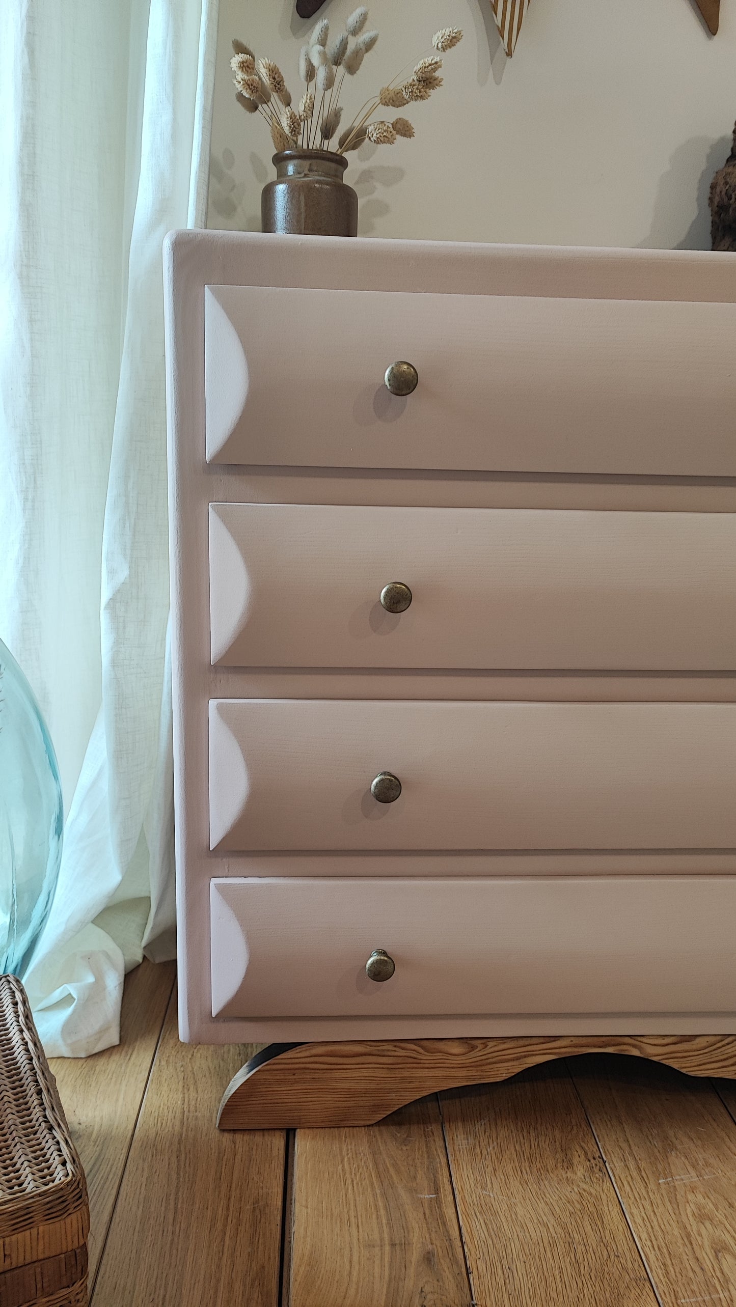 Commode vieux rose