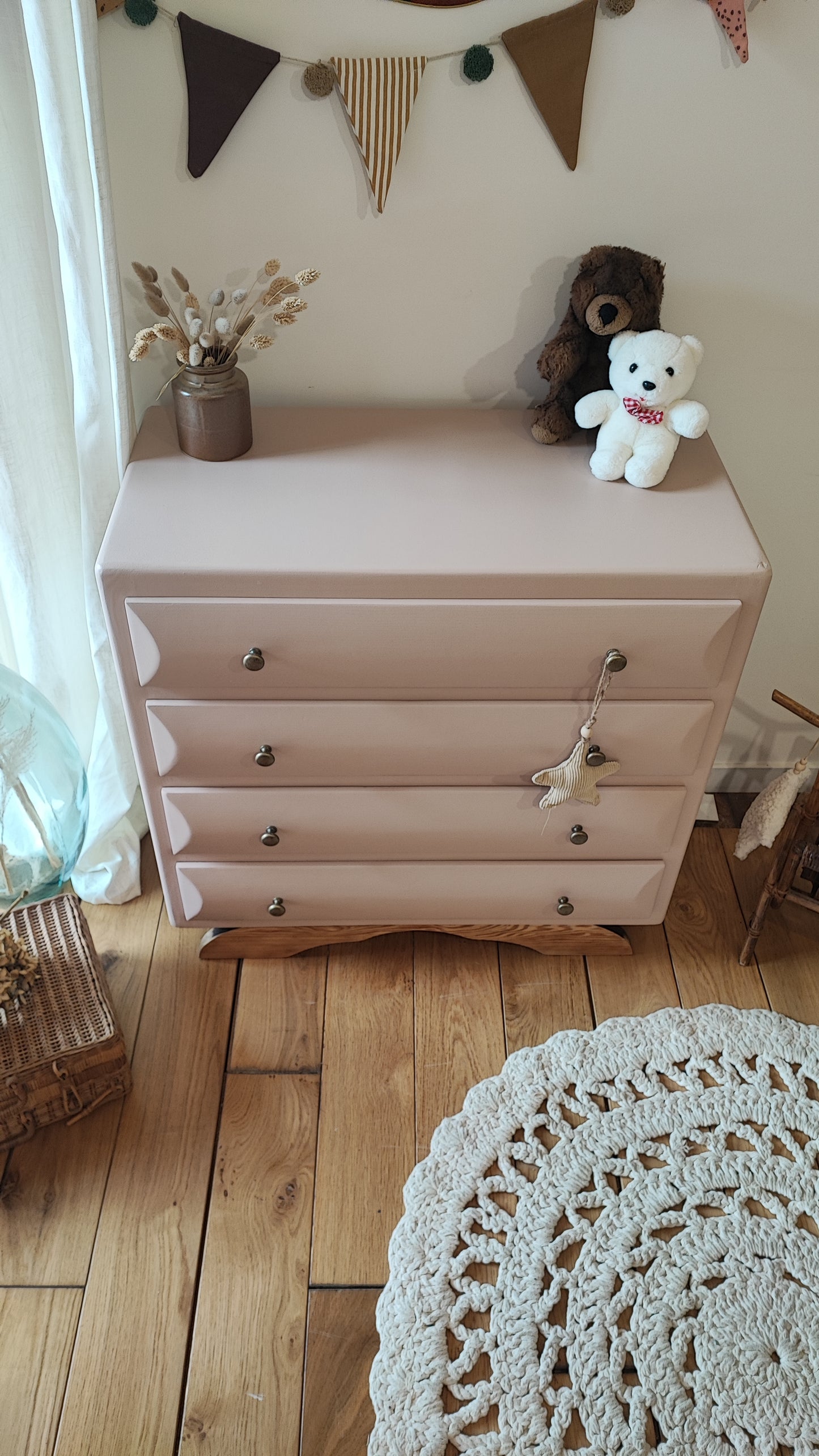 Commode vieux rose