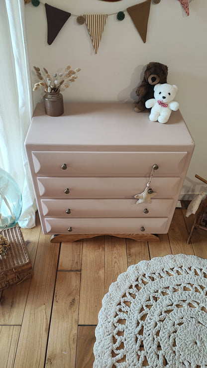 Commode vieux rose