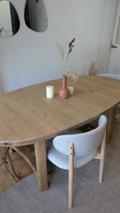 Table ovale en chêne