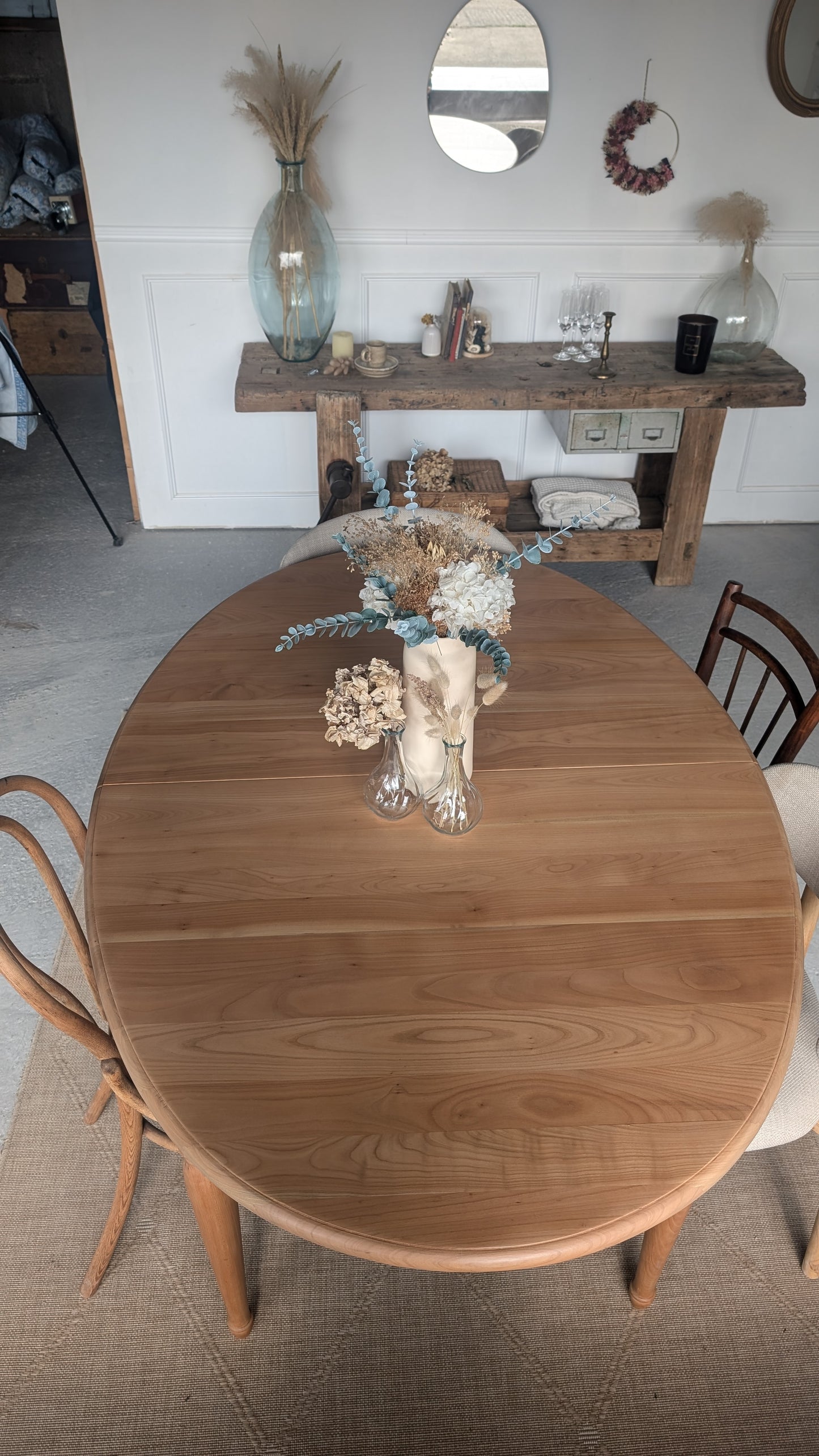 Table ovale en merisier