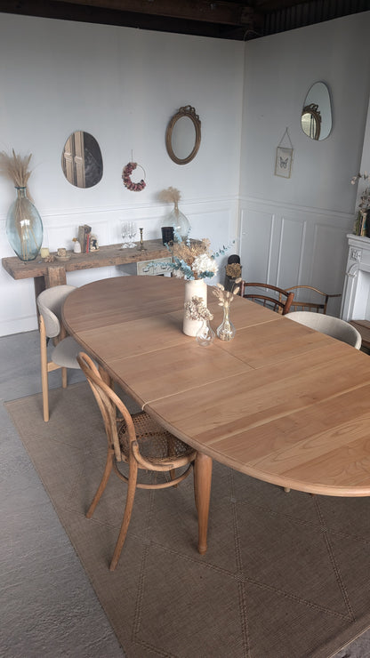 Table ovale en merisier