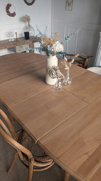 Table ovale en merisier