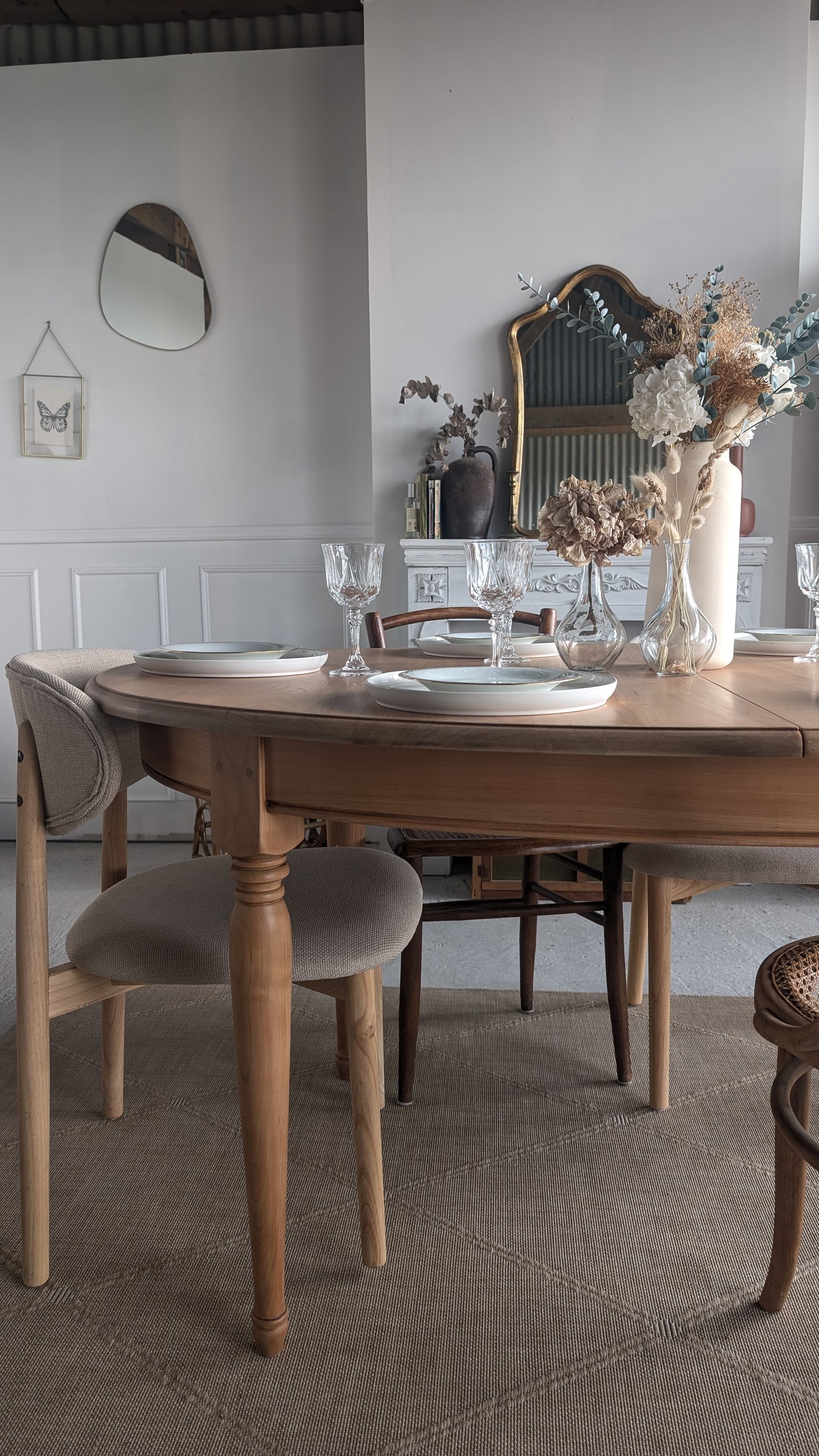 Table ovale en merisier