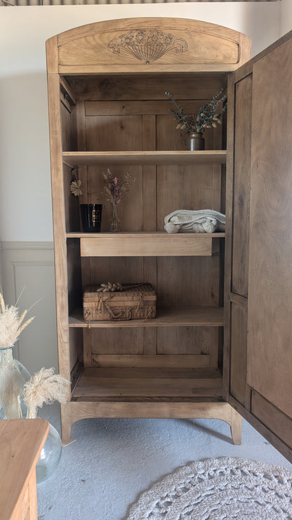 Armoire ancienne en bois
