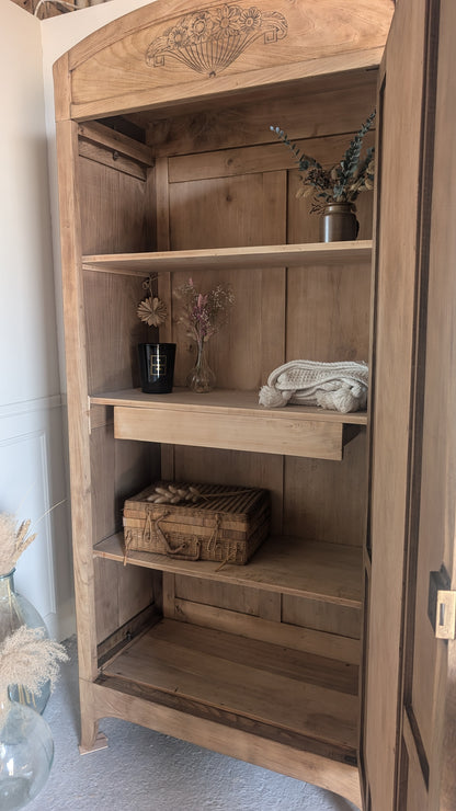 Armoire ancienne en bois