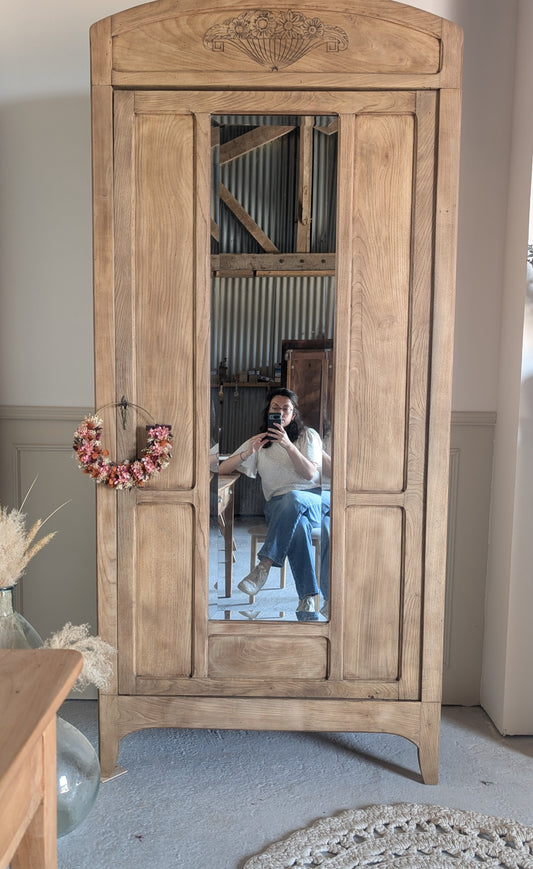 Armoire ancienne en bois
