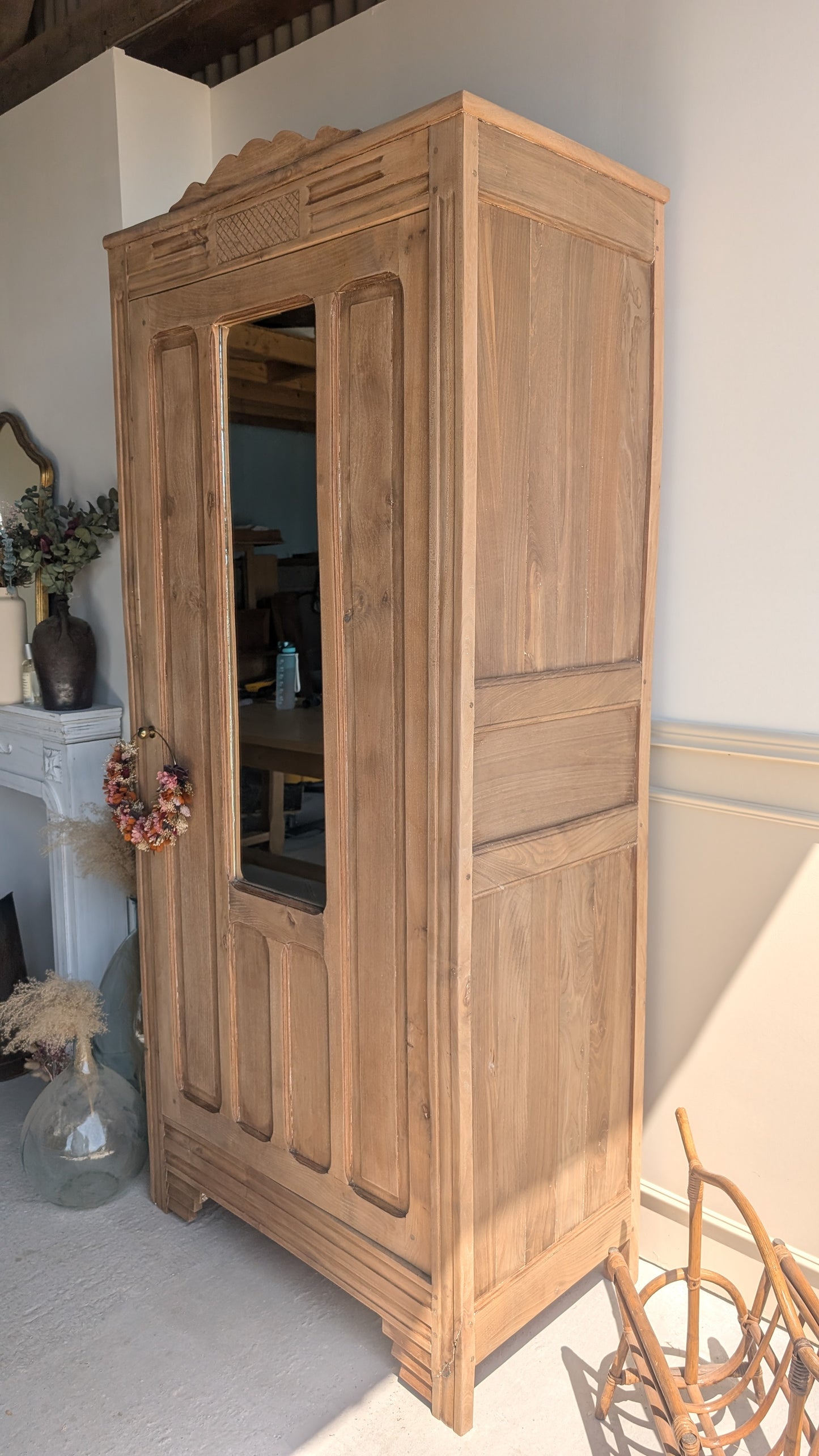 Armoire parisienne ancienne