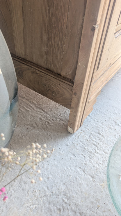 Armoire parisienne ancienne