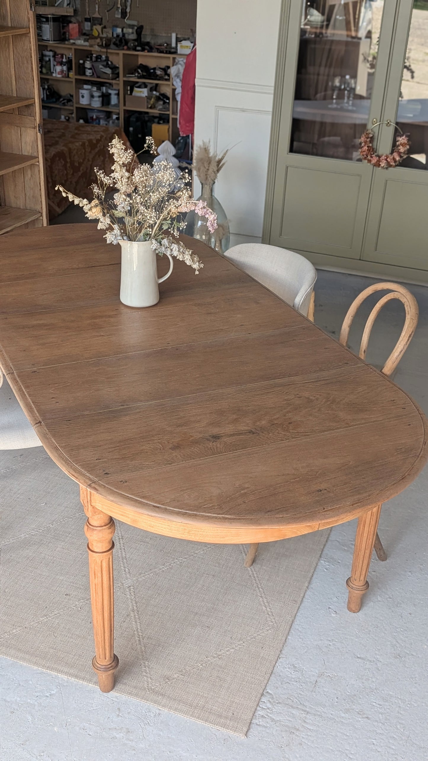 Grande table ovale en chêne