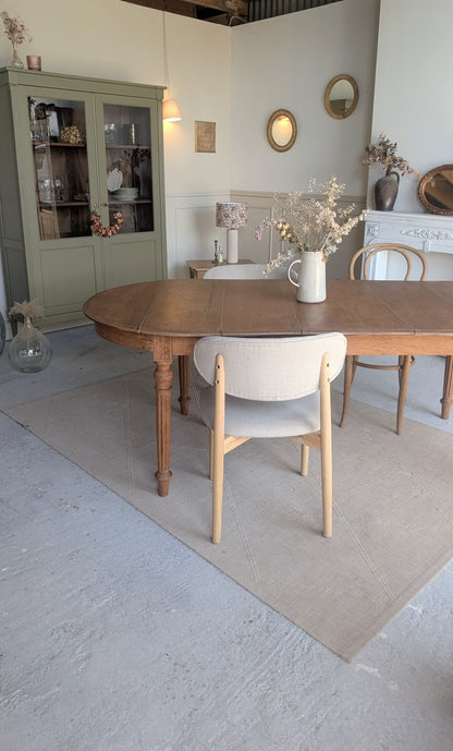 Grande table ovale en chêne