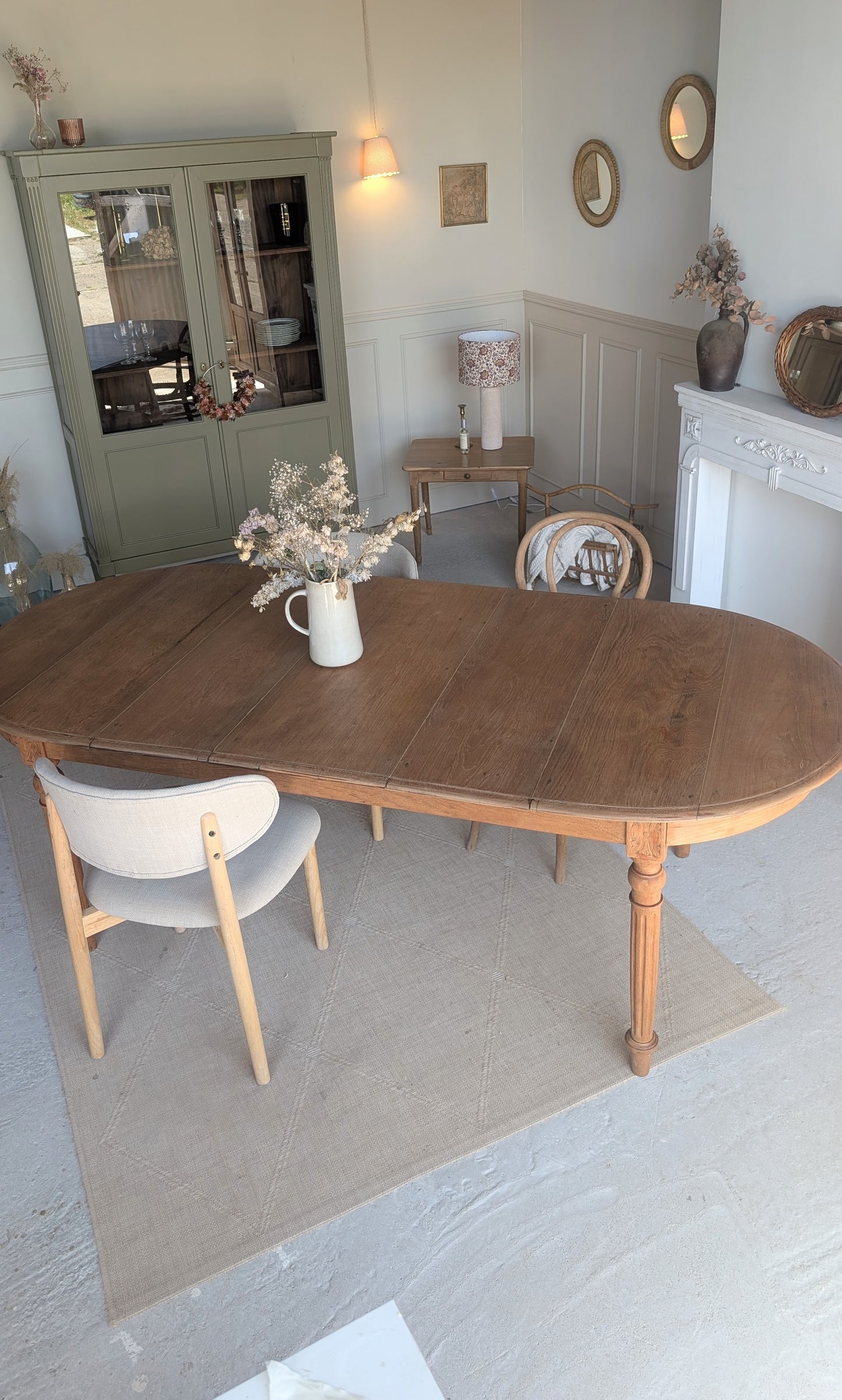 Grande table ovale en chêne