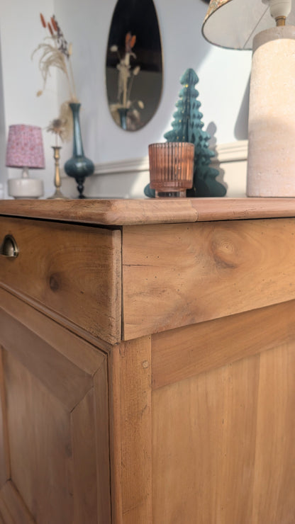 Buffet ancien en merisier