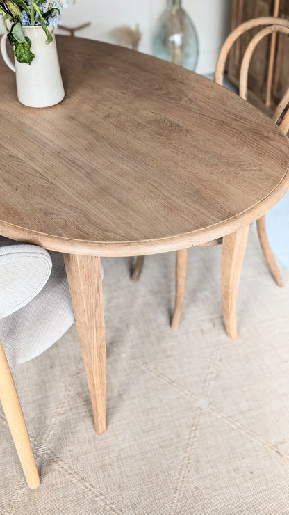 Table ovale en chêne