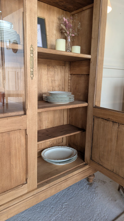 Vitrine ancienne