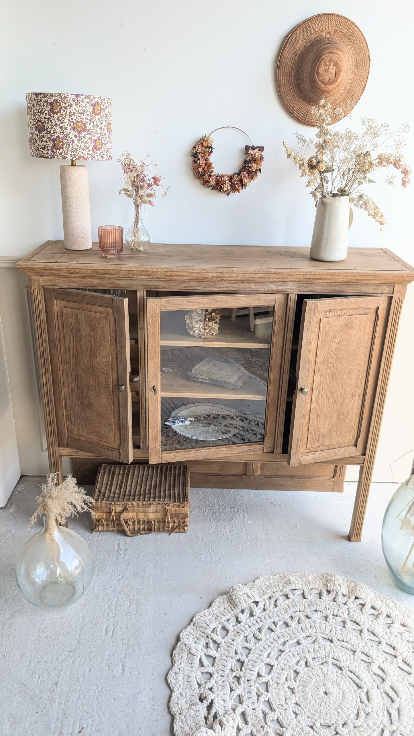 Meuble vitrine  en chêne