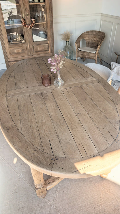 Table ovale en chêne avec rallonges