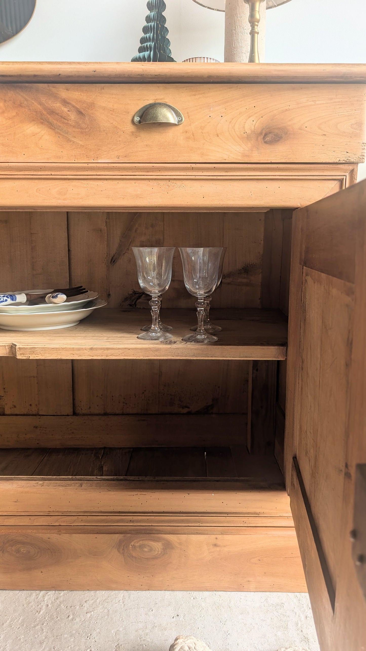Buffet ancien en merisier