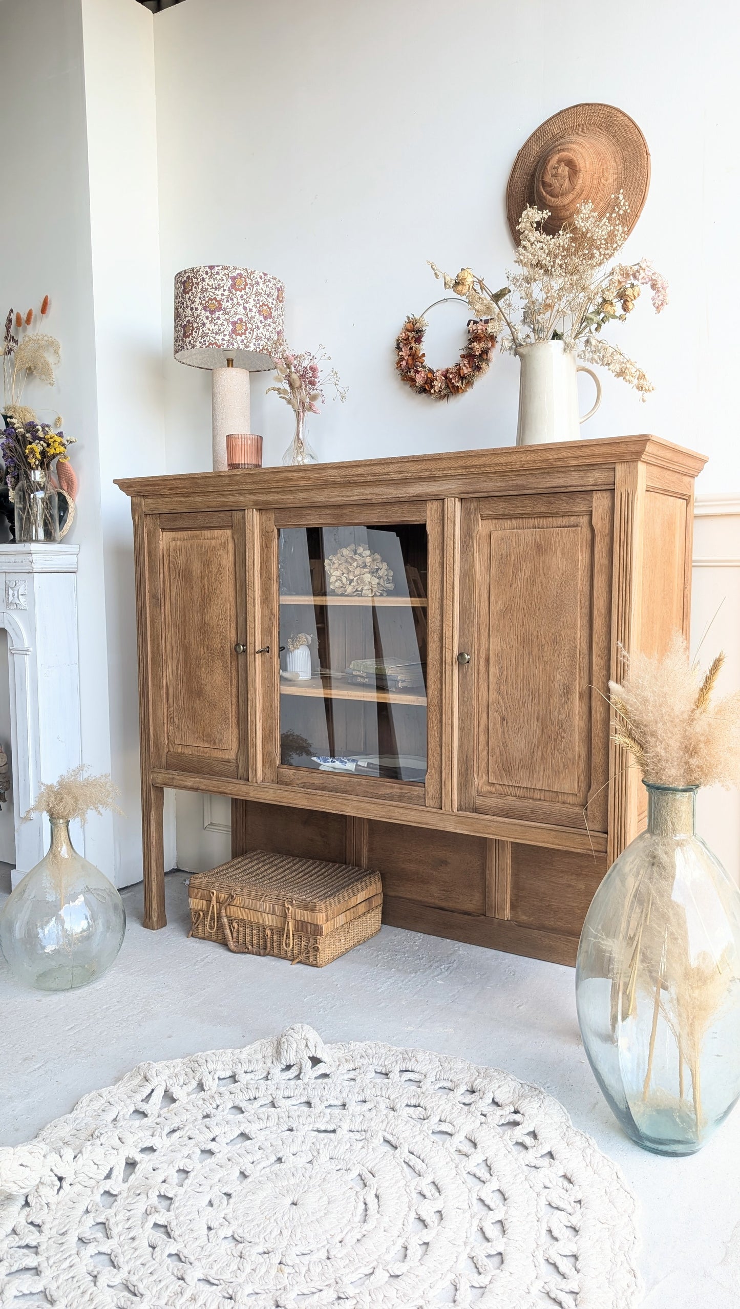 Meuble vitrine  en chêne