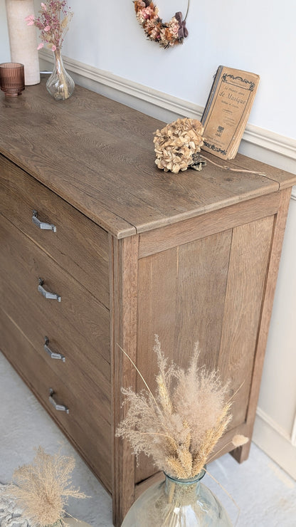 Commode en châtaignier