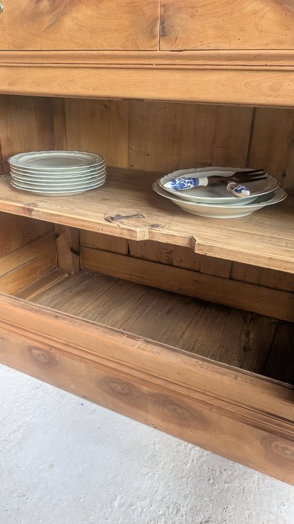 Buffet ancien en merisier