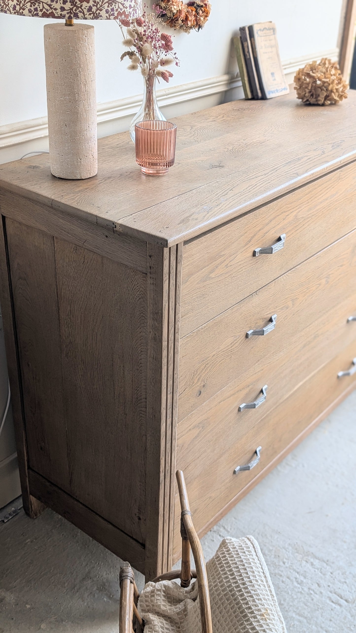 Commode en châtaignier