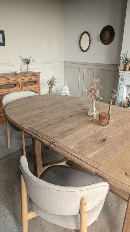 Table ovale en chêne avec rallonges