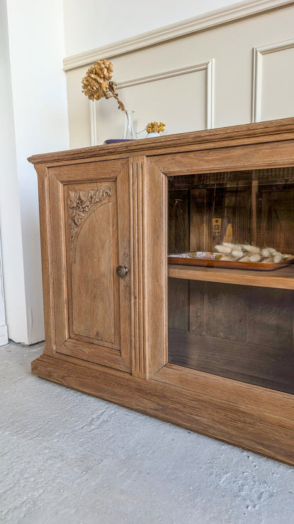 Vitrine basse en chêne