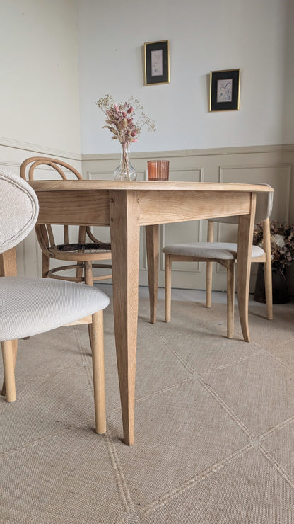 Table ovale en chêne