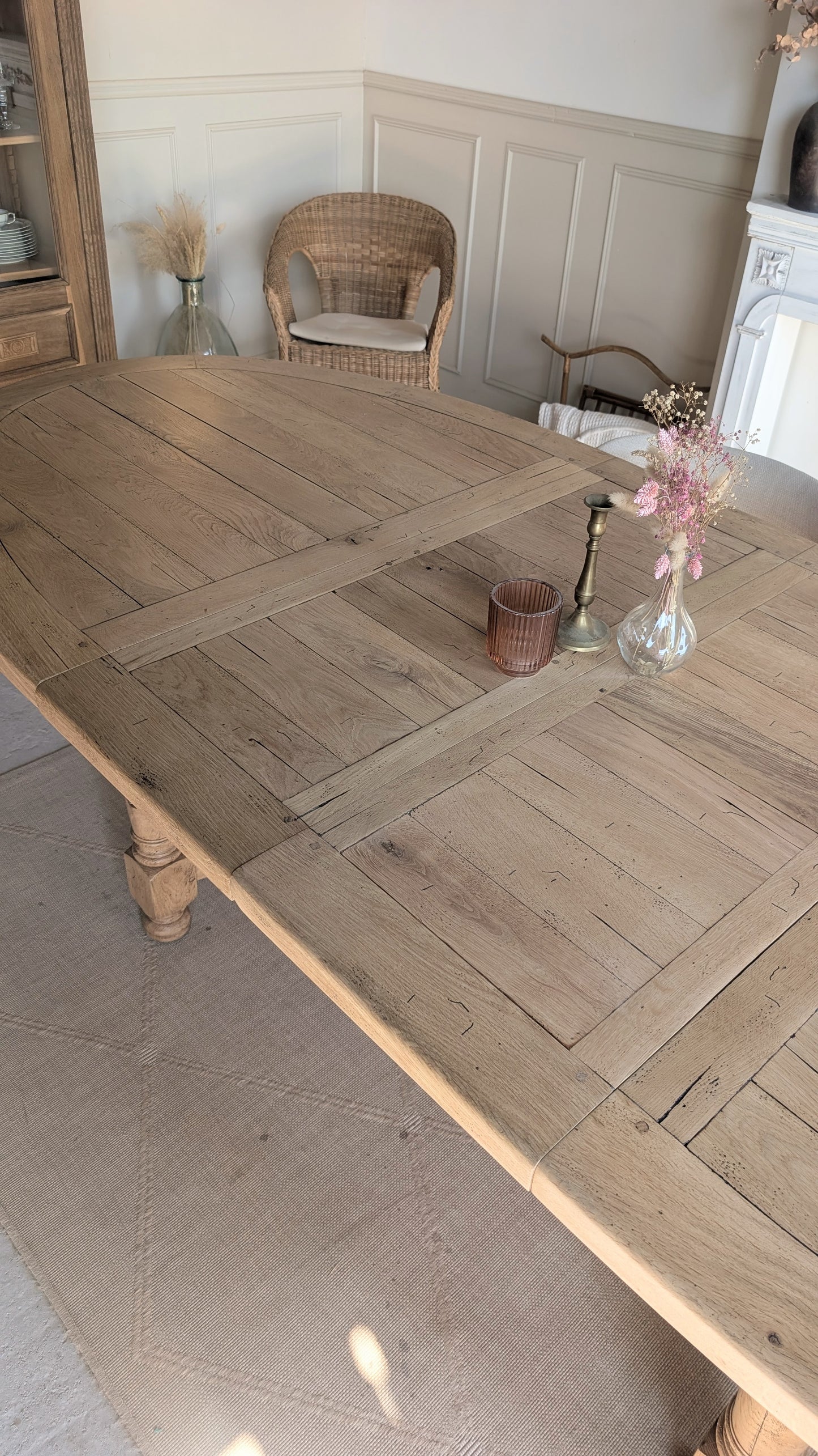 Table ovale en chêne avec rallonges