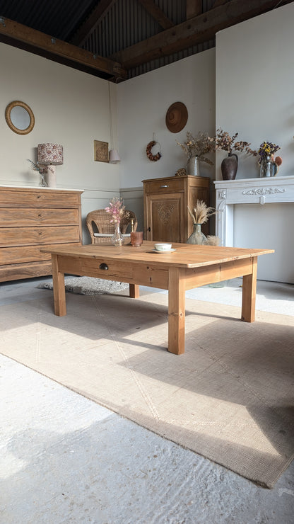 Table basse en pin