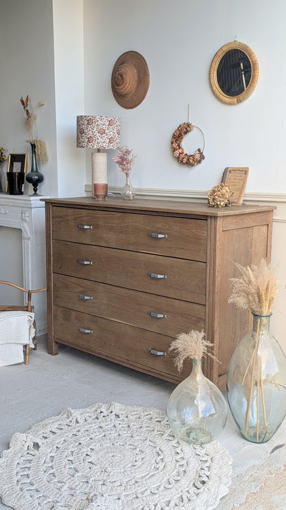 Commode en châtaignier
