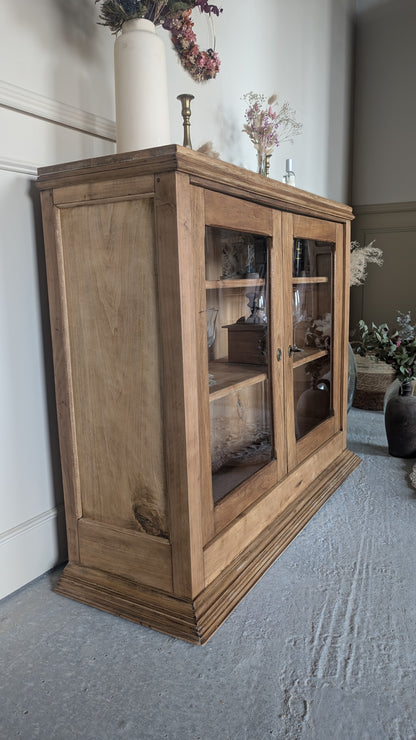 Vitrine basse