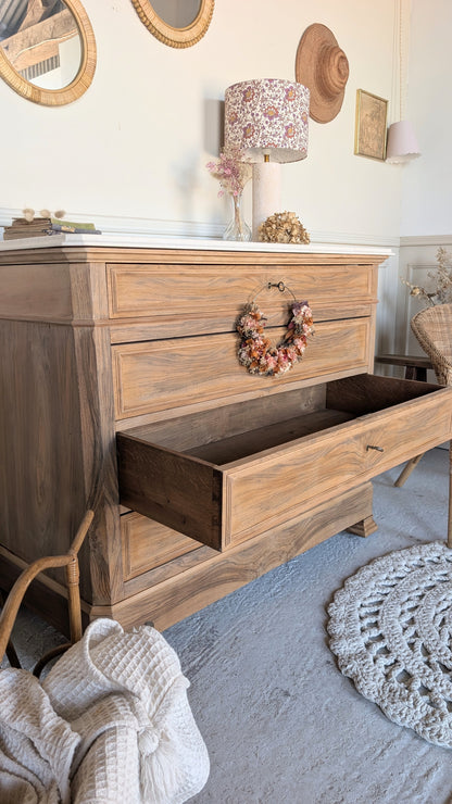 Commode ancienne en noyer
