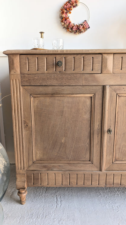 Buffet ancien en chêne