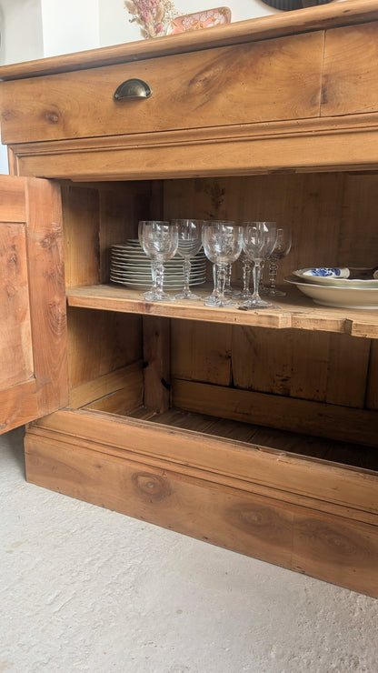 Buffet ancien en merisier
