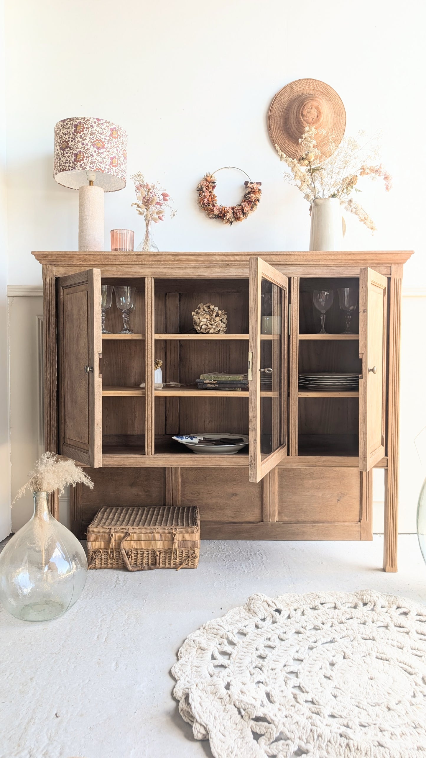 Meuble vitrine  en chêne